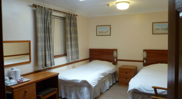 Tafarn Y Rhos, Book Hotel Llangefni Anglesey