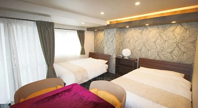 Четырёхместный номер Standard AYA Hotel