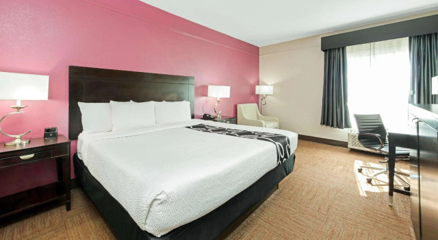 Двухместный номер Standard La Quinta Inn & Suites by Wyndham Winnie