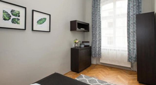 Апартаменты с 2 комнатами WAWELOVE spacious 3 bedroom apt 1 min to Main Sq!