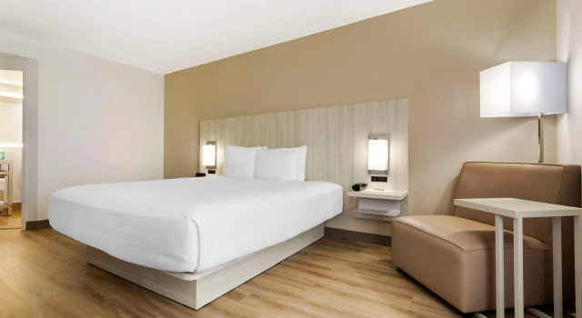 Отель Best Western Plus Sugar Land/Stafford