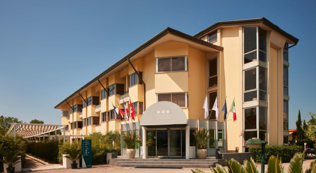 UNA Hotels Forte Dei Marmi, Забронировать Отель Форте-дей-Марми Версилия