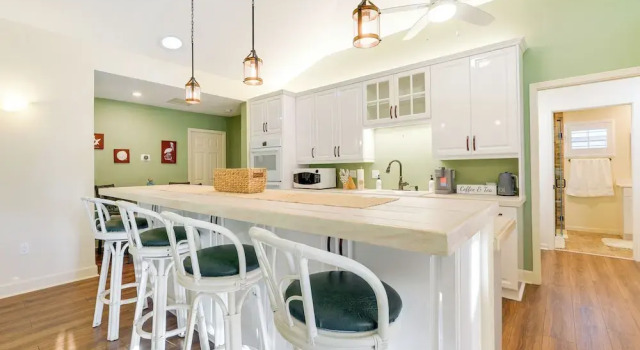 Коттедж Pet-friendly Fort Pierce Home w/ Screened Porch!