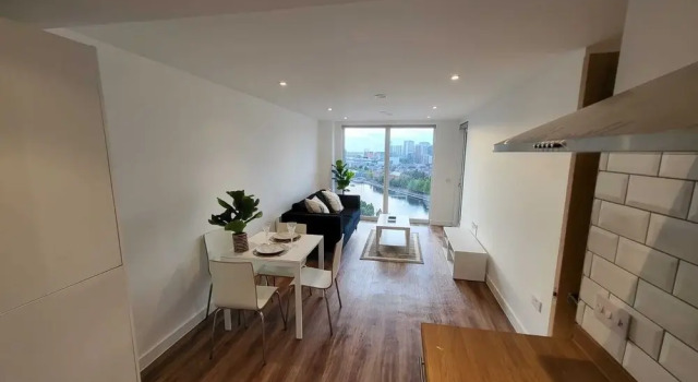 Brand new Luxury 2-bed Flat With Stunning Views
