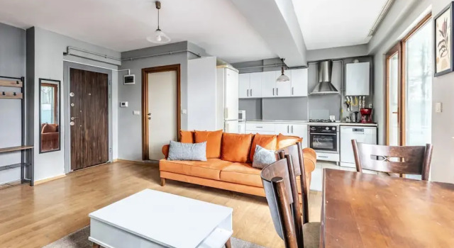 Апартаменты Flat With Backyard 6 min to Bostanci Show Center