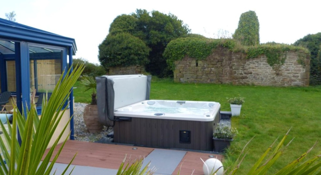 Villa With 4 Bedrooms in Plourin, With Private Pool, Enclosed Garden and Wifi - 4 km From the Beach, Rezerwuj Willa Plourin Bretania