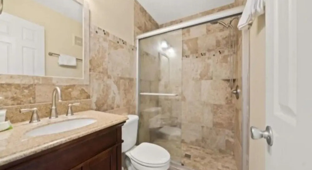 Sand Pebbles A17 - Relax And Unwind. Feel The Sun On Your Shoulders And The Ocean Breezes In Your Hair. 2 Bedroom Condo by RedAwning, Забронировать Отель Отели Уилмингтон с парковкой, Парковка