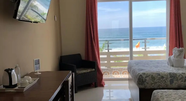 Номер Standard с красивым видом из окна EM Royalle Hotel & Beach Resort