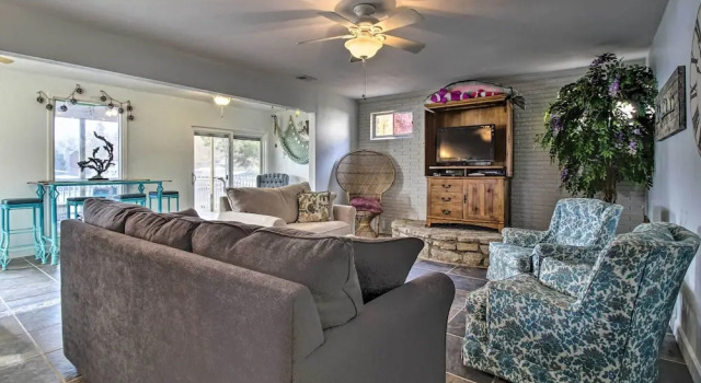 Lily Pad Oasis w/ Dock on Lake of the Ozarks!, Prenota Casa vacanze Gravois Mills Missouri