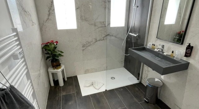 Люкс Standard Le Confidentiel Hôtel & SPA