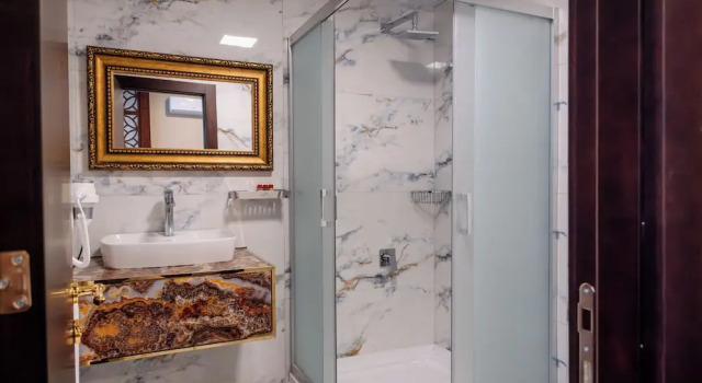 Семейный люкс Kronos Hotel