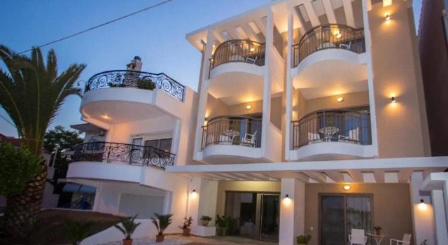 Апартаменты The Five Keys Apartments