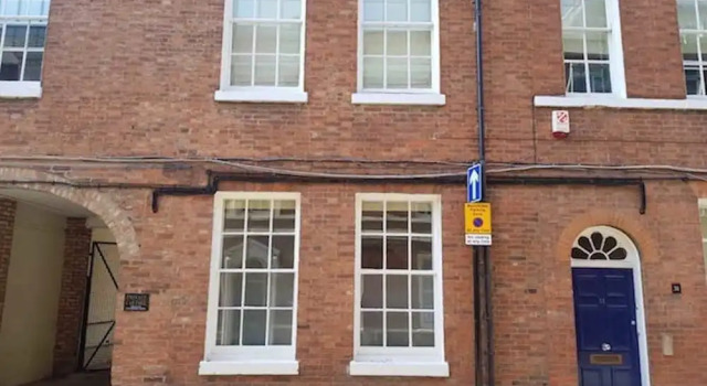 33 Friar Lane Chambers, Забронировать Дом для отпуска Отели Лестера с парковкой, рядом с Стадион «Кинг Пауэр», Парковка