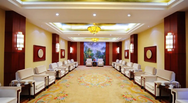 Люкс Deluxe Qingdao Chengyang Detai Hotel