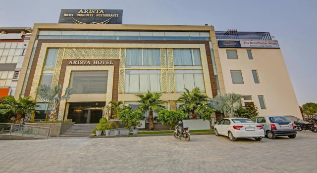 Treebo Premium Arista, Boek Hotel Sahibzada Ajit Singh Nagar Punjab