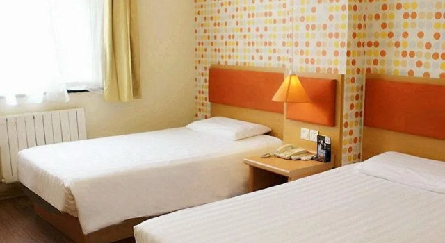 Home Inn Jinan Jingsan Weijiu Road