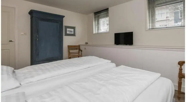 Villa Charlton nr.71, Book Villa Vlissingen 