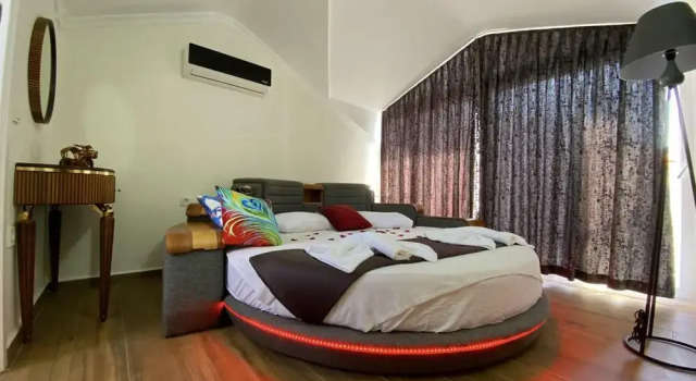 Villa Sunset Deluxe by Turkishlettings, Rezervovat Vila Hotely v Fethiye Area s parkováním, Parkování