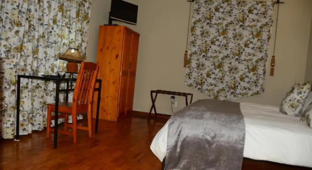 Двухместный номер Standard с видом на сад Big Tree B&B and Guest House