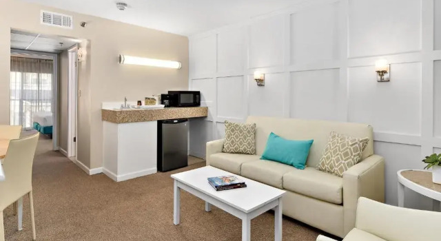 Люкс Brighton Suites Hotel