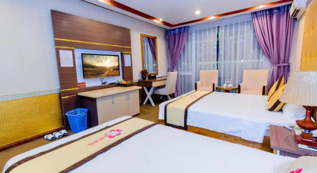 Трёхместный номер Standard с балконом Hoa Dao Hotel