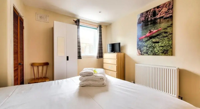 Naturally Well-lit and Serene Holiday Home w\ Parking, Prenota Hotel North Berwick 
