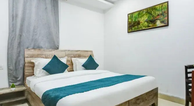 Номер Standard Mauryan Express I Hotel Malviya Nagar
