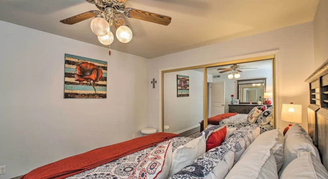 Walk to Lake Hamilton: 'to-do' Home w/ Pool Access