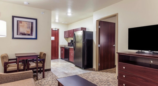 Двухместный люкс Cobblestone Hotel & Suites - Hutchinson