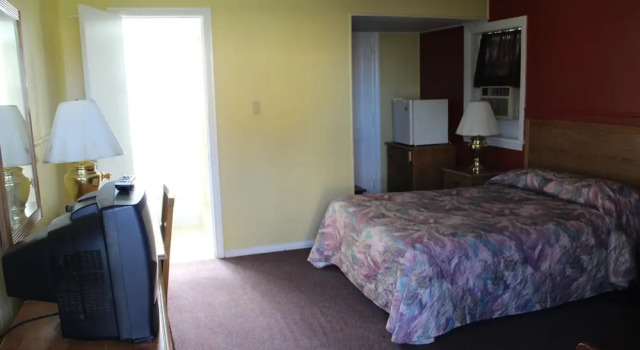Номер Economy Crest Motel