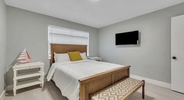Апартаменты c 1 комнатой Cozy 1BR Seaside, Steps to Hollywood Beach & More