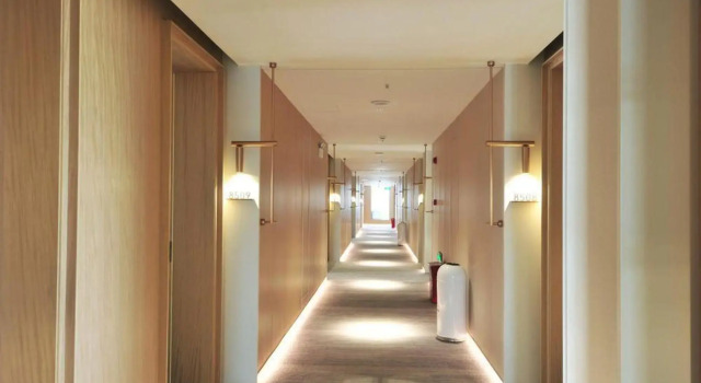 Shuiyu Hot Spring Holiday Hotel, Book Hotel Zhumadian Henan