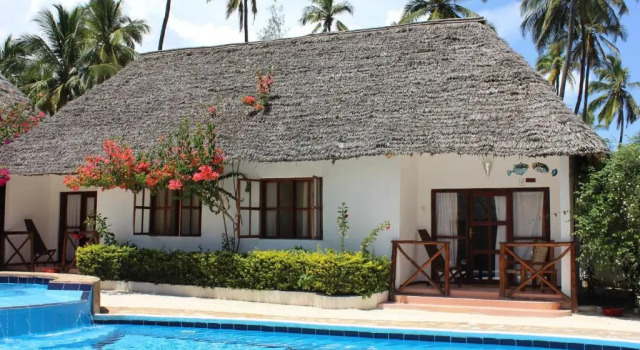 Семейный номер Standard с видом на бассейн Sea View Lodge Boutique Hotel