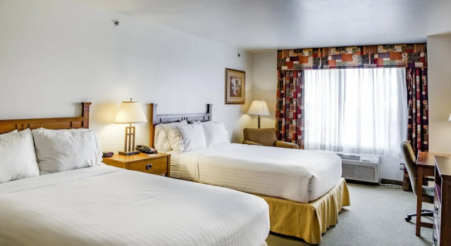 Четырёхместный номер Standard Holiday Inn Express & Suites Jacksonville by IHG