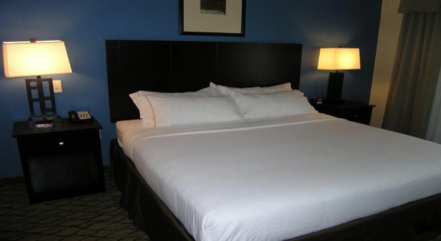 Номер Standard Holiday Inn Express