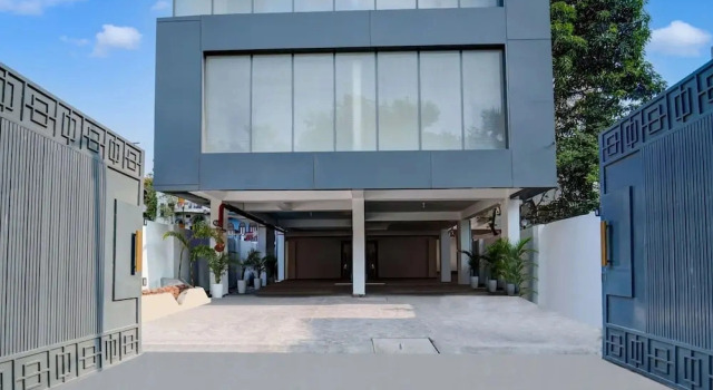 Super Townhouse OAK The Dev Regency