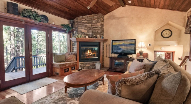 Big Bear Villa - Walk to Lake ad Village! Hot Tub, Jet Tub and so much more, Prenota Villa Hotel SPA a Big Bear Lake, SPA