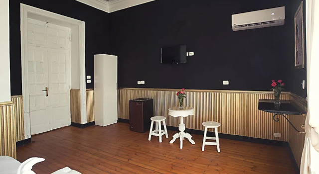 Двухместный номер Standard с балконом и с видом на город Tahrir Plaza Suites - Museum View