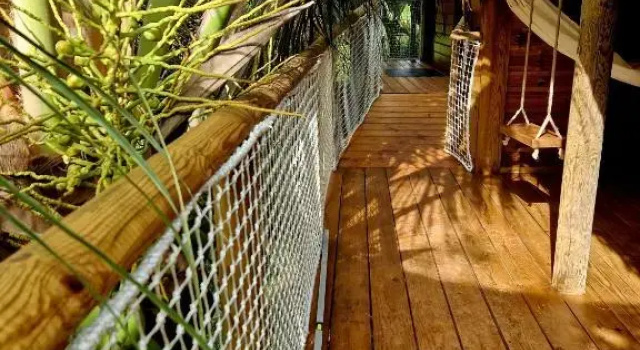 Pura Vida lodge, Rezerwuj Hotel Hotele w Sainte-Rose z basenem, Basen
