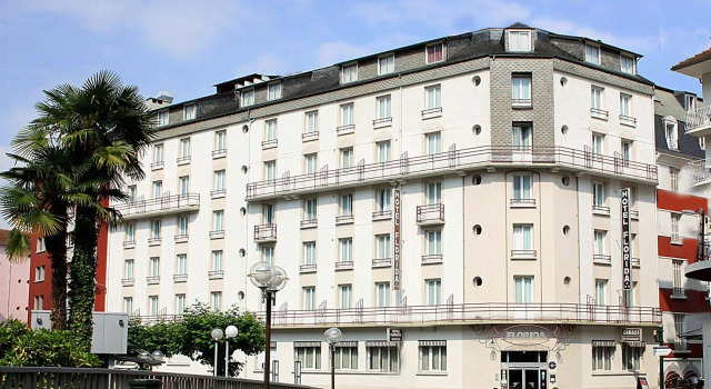 Hôtel Florida, Забронировать Отель Отели Лурд с парковкой, рядом с Приходская церковь Сакре-Кёр, Парковка