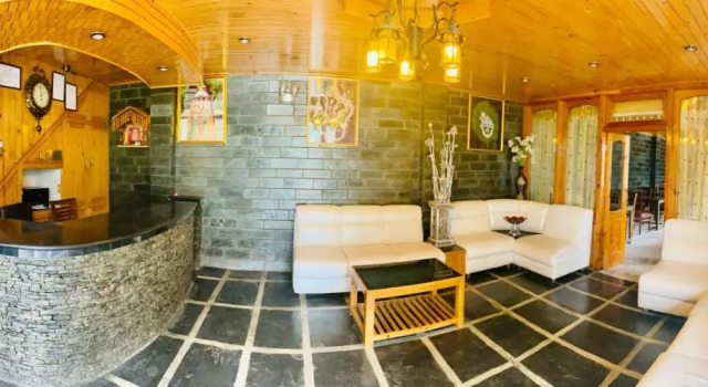 Hotel Hollywood, Забронировать Отель Отели Манали с завтраком, Завтраки