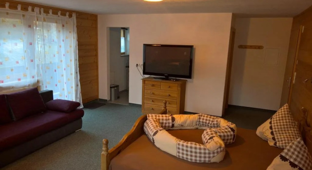 Appartementhaus Untere Tanne, Rezerwuj Hotel Hotele w Tyrol z parkingiem, Parking