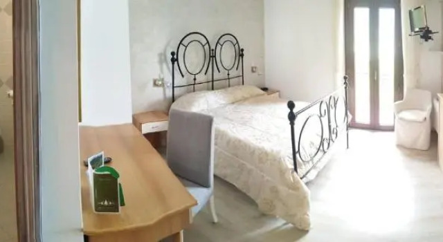 Двухместный номер Standard с балконом Hotel Pineta Ristorante country house in Fabriano