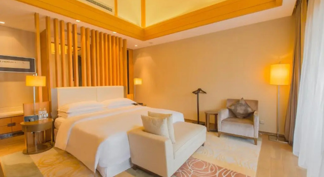 Двухместный люкс Club Sheraton Grand Hangzhou Wetland Park Resort