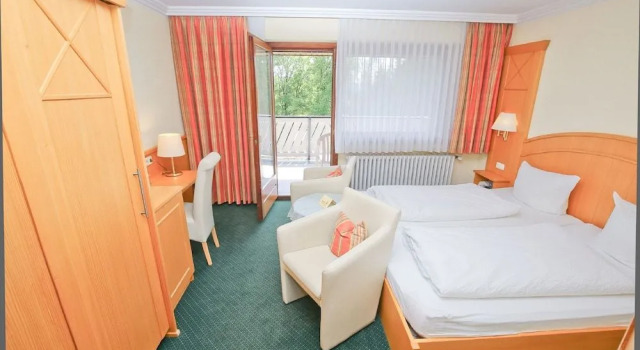 Bauernhofpension Hof Dödesberg, Забронировать Отель Бад-Берлебург Rothaar Mountains