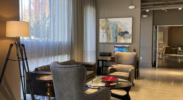 Art House Hotel and Suites
