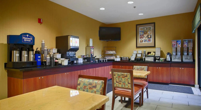 Quality Inn & Suites, Book Hotel Fresno California