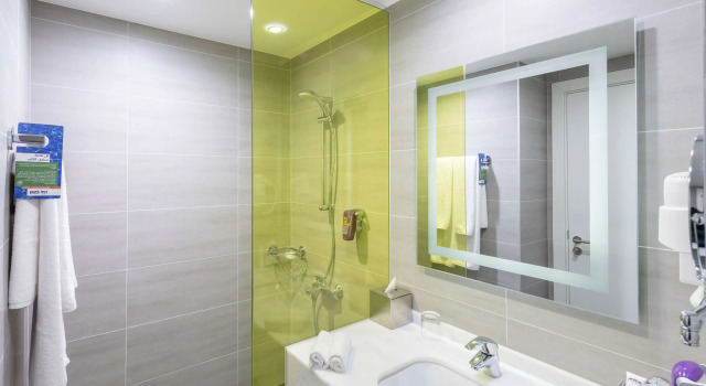 Семейный номер Standard Park Inn by Radisson Jubail Industrial City