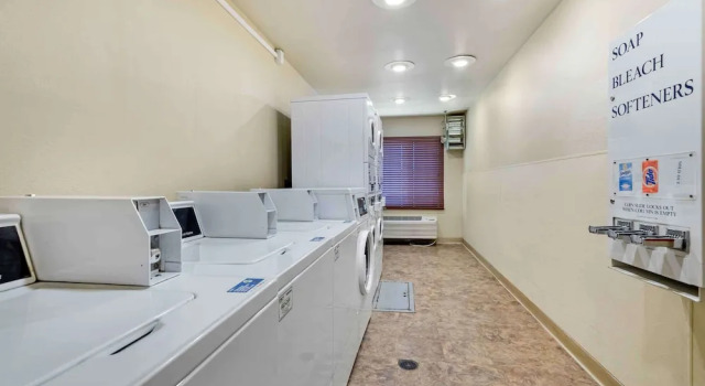 Value Place Laredo
