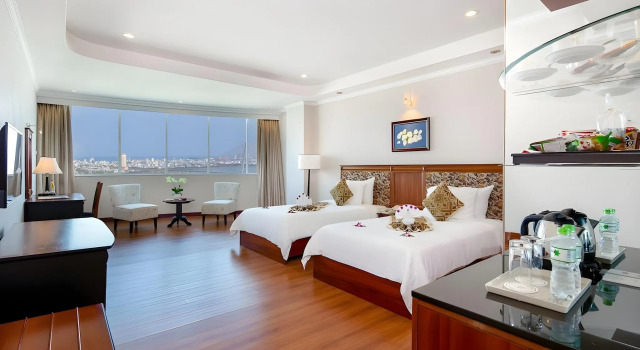 Muong Thanh Luxury Song Han Hotel, Buchen Sie Hotel Hotels in Da Nang mit Pool, in der Nähe von Drachenbrücke, Schwimmbad